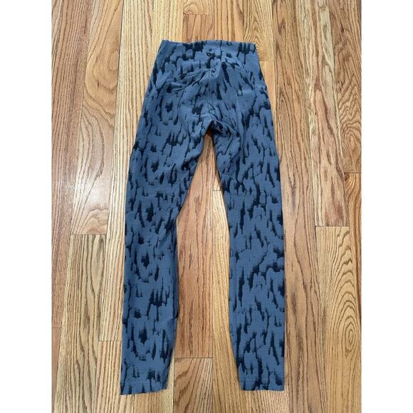 Lululemon InStill Leggings - Picture 2 of 6